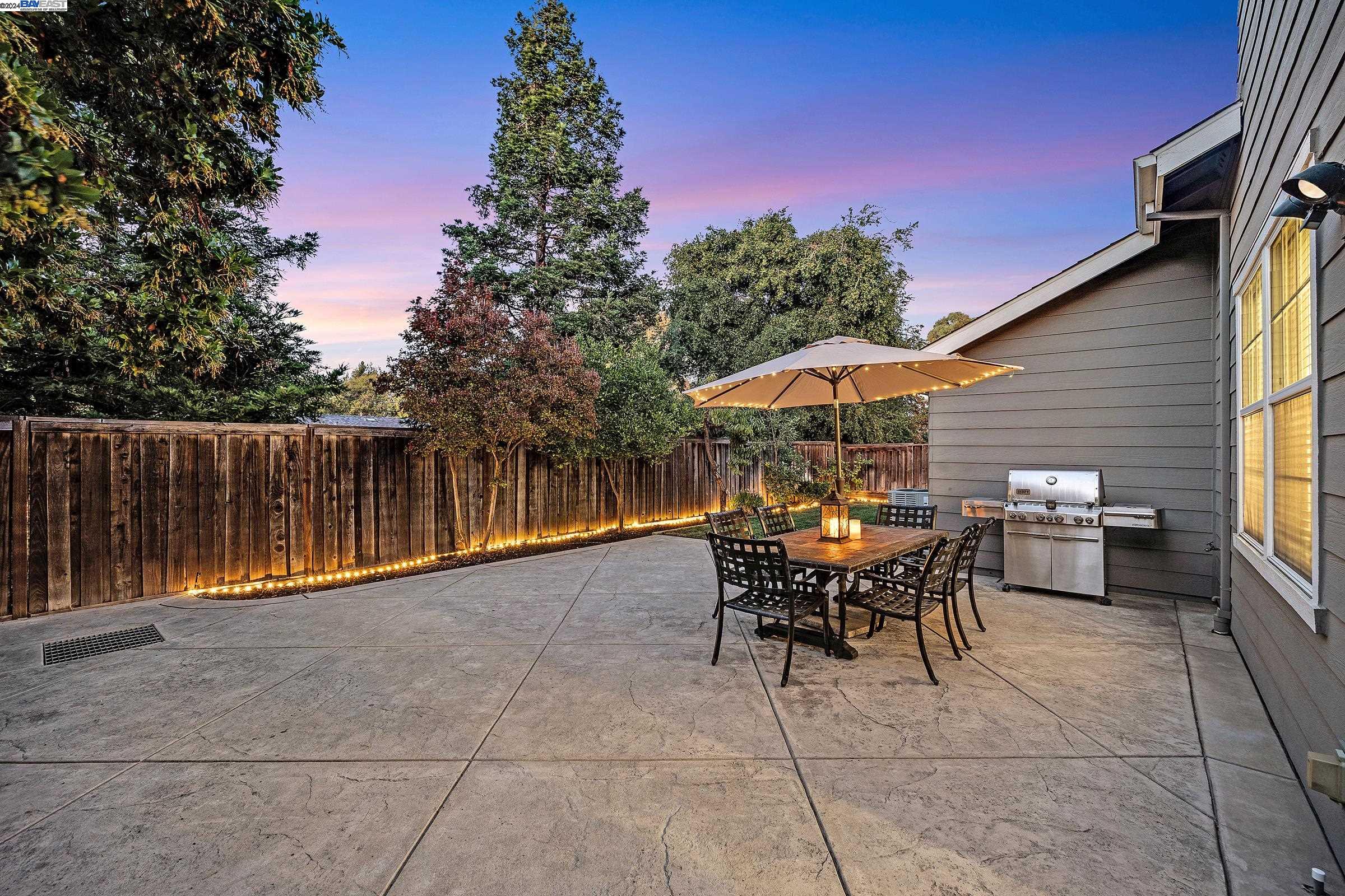 2975 Rivers Bend Cir