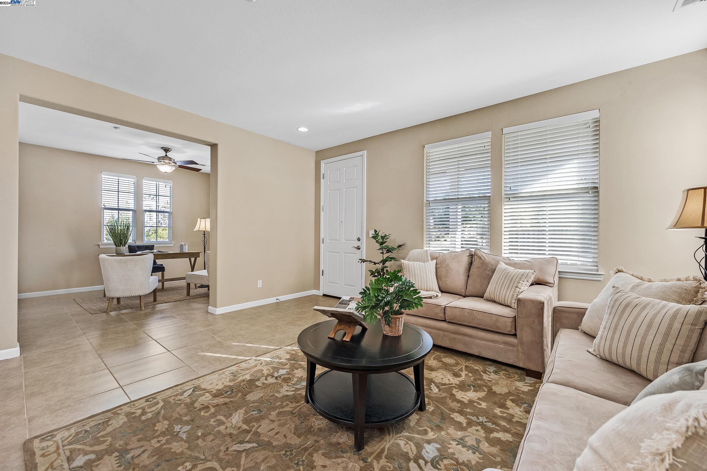 2975 Rivers Bend Cir