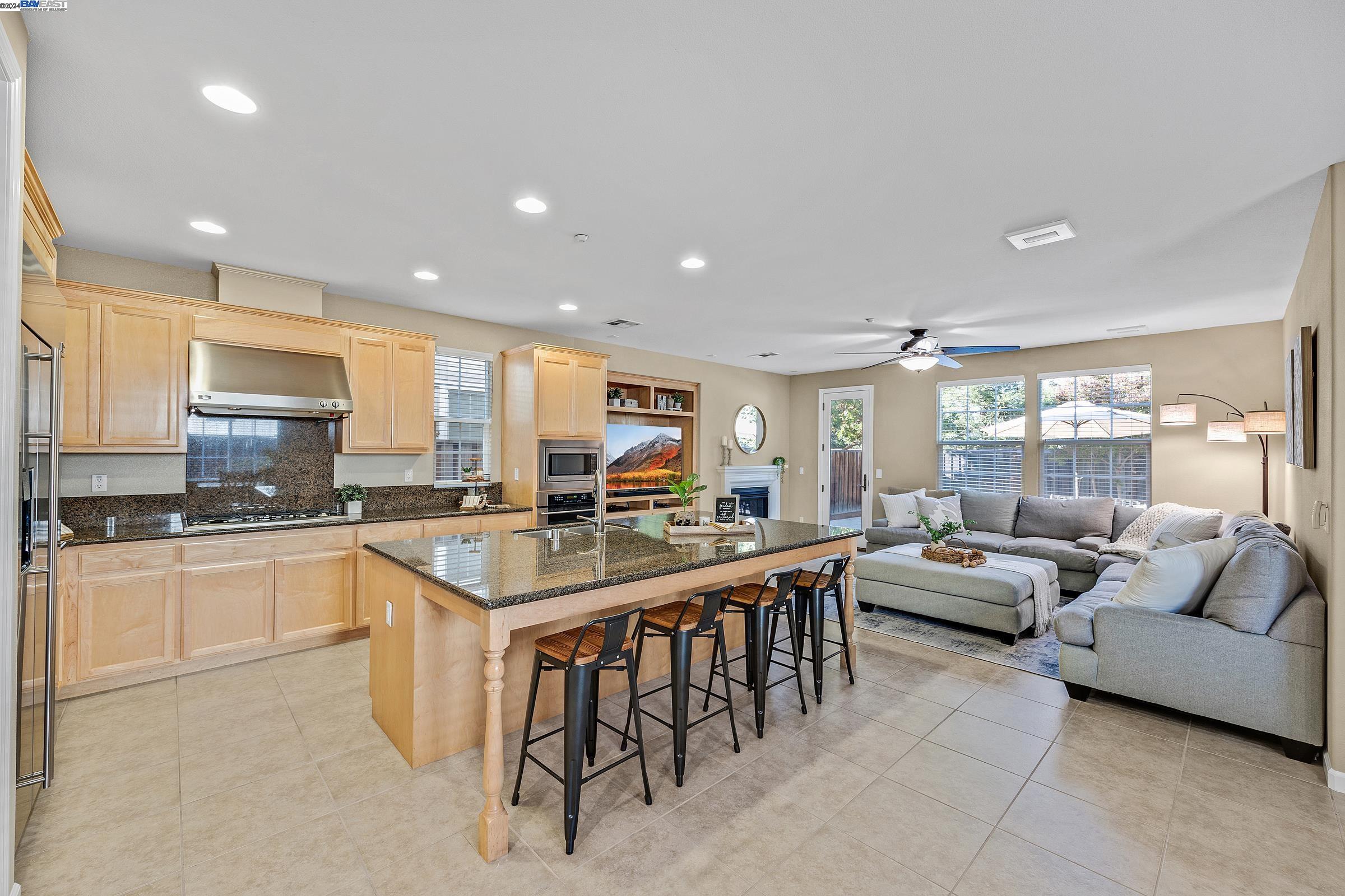 2975 Rivers Bend Cir