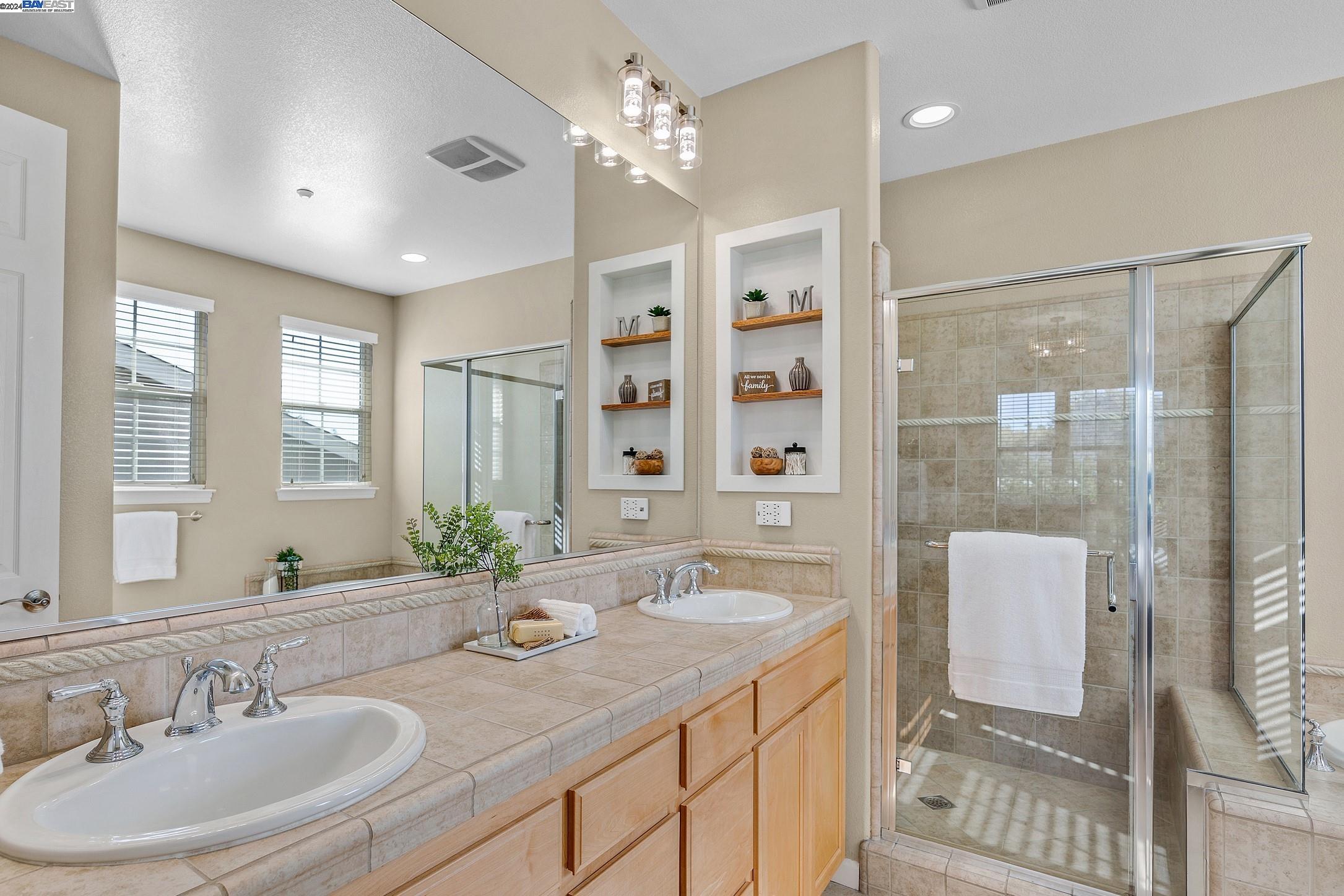 2975 Rivers Bend Cir