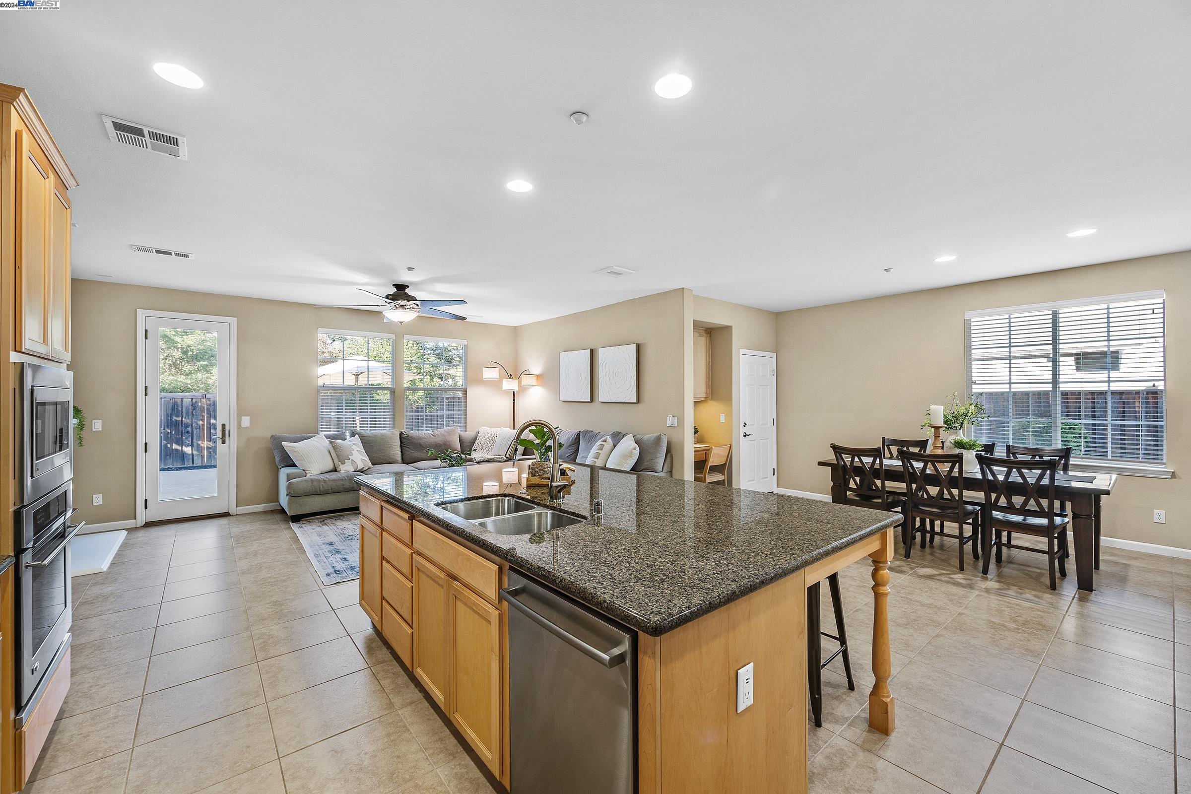 2975 Rivers Bend Cir