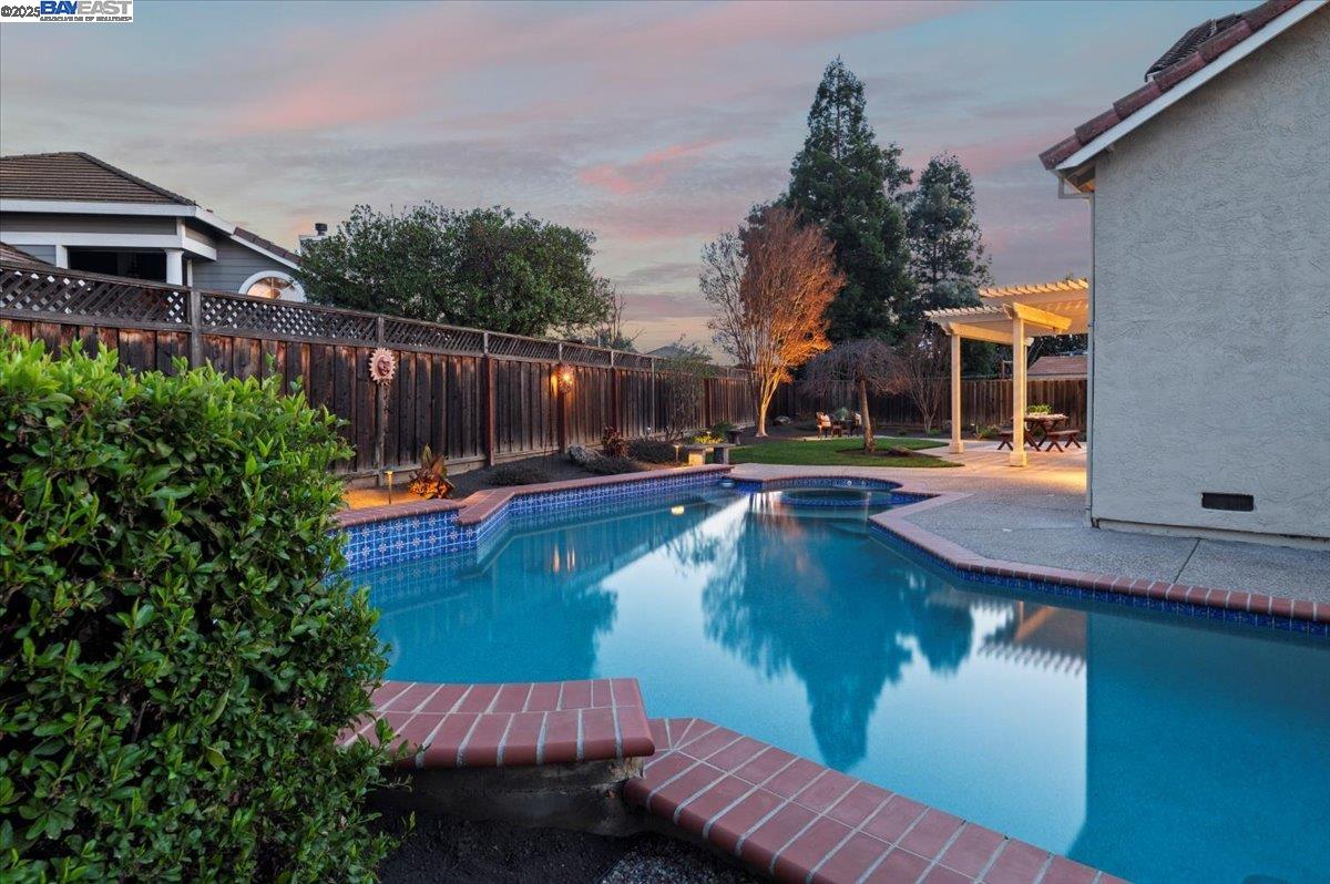 1189 Dana Cir
