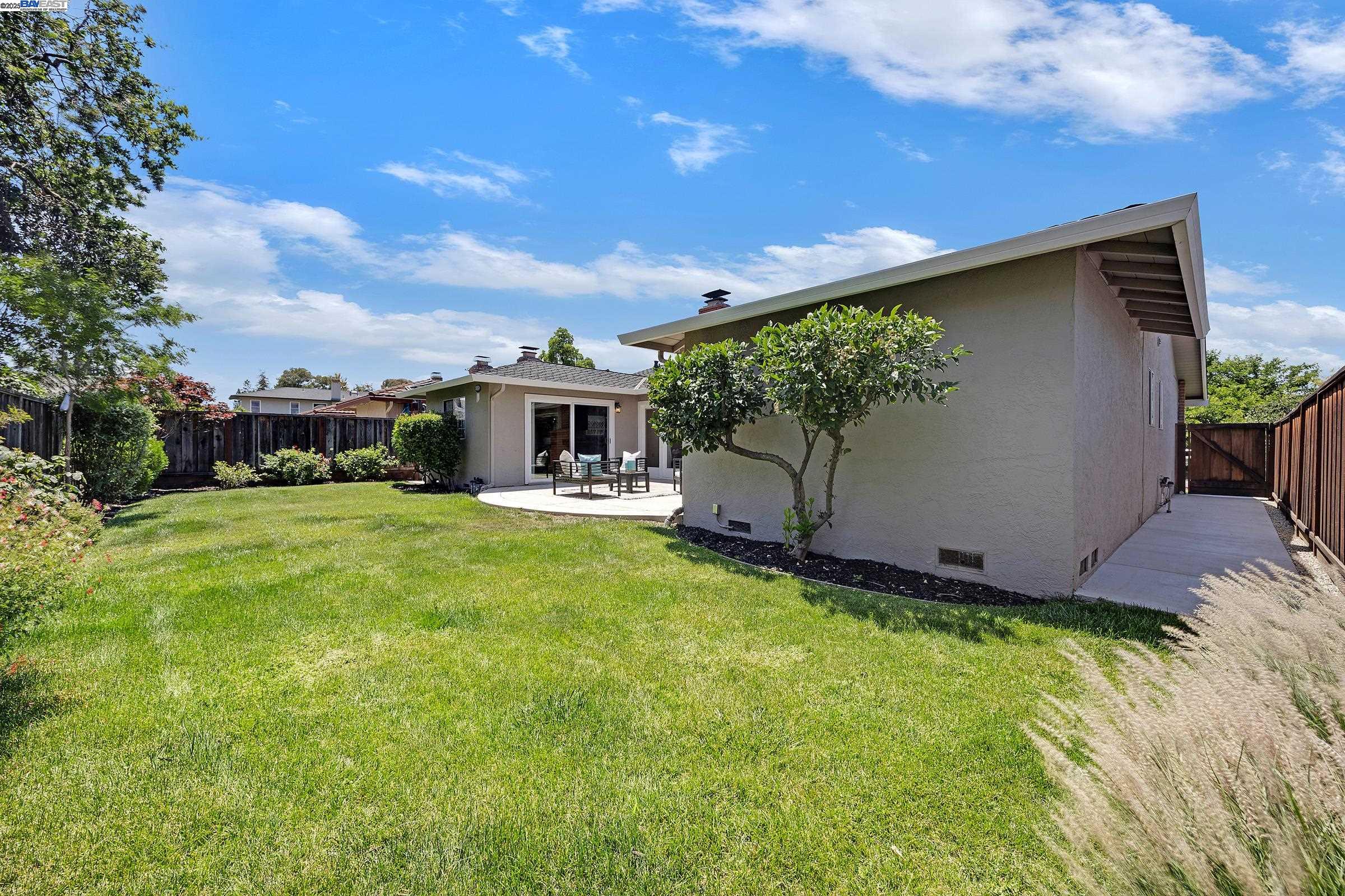 1778 El Padro Dr