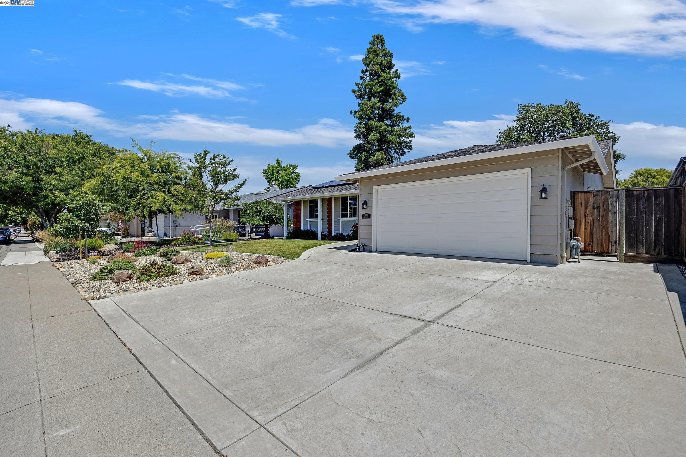 1778 El Padro Dr