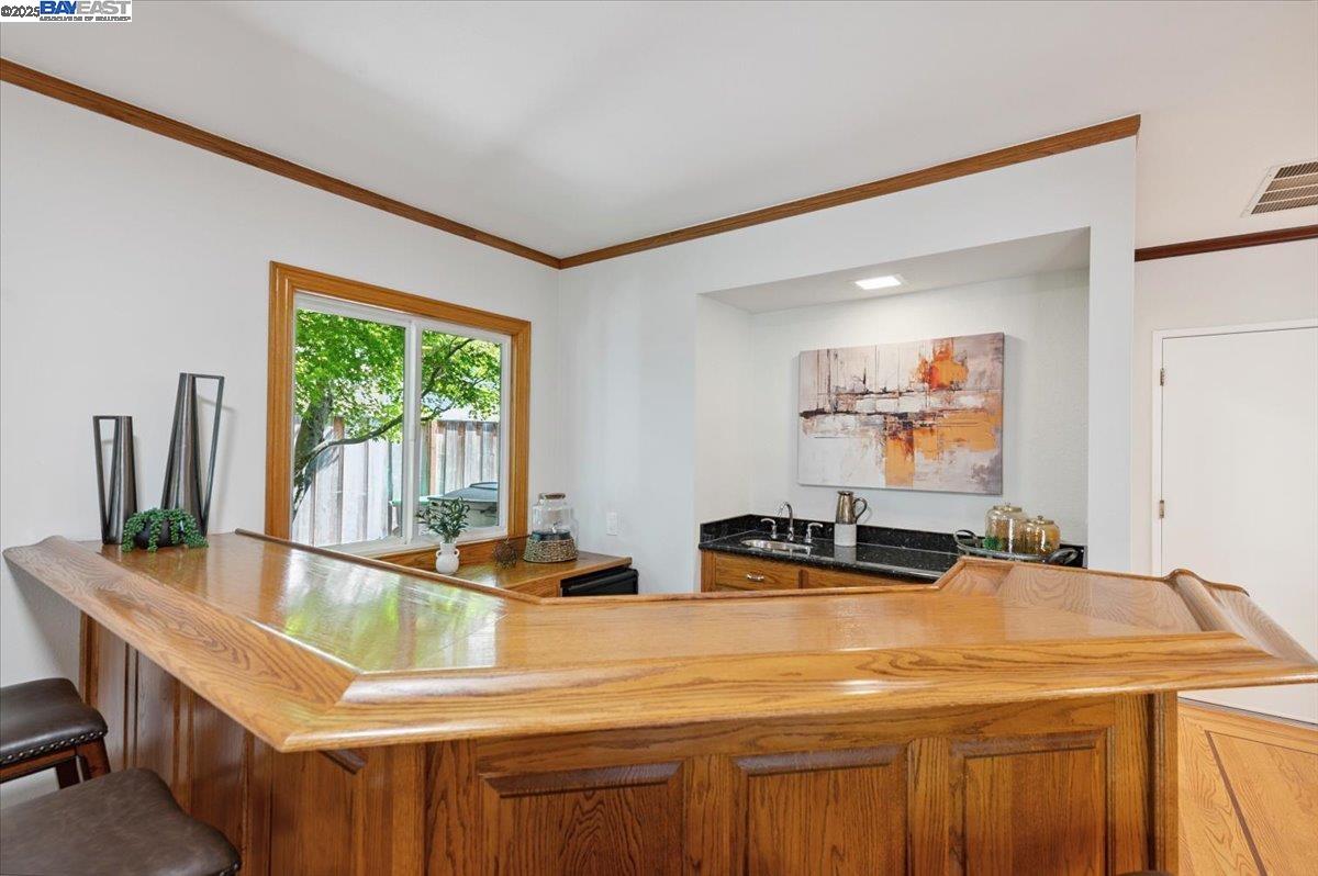 3284 Omega Cir