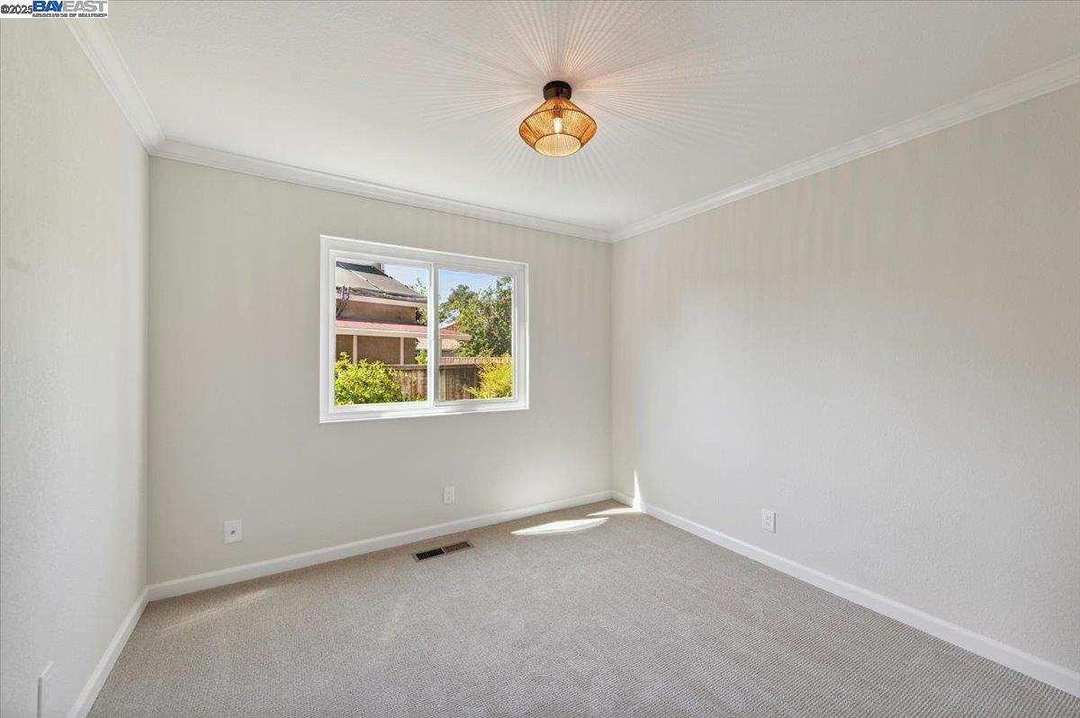 3284 Omega Cir