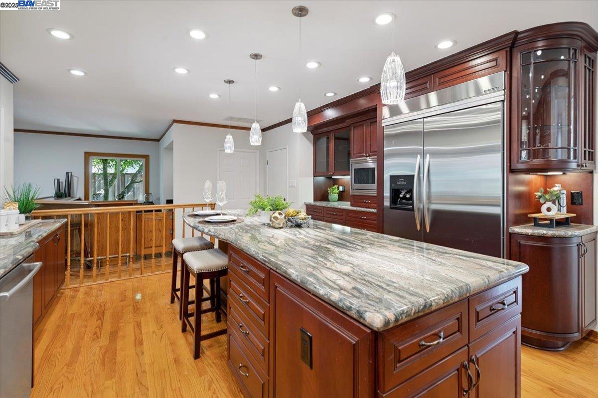 3284 Omega Cir