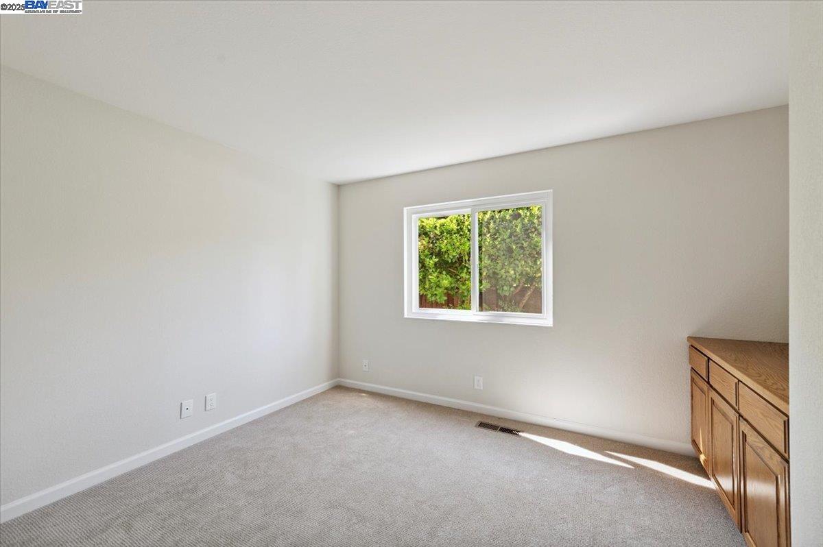 3284 Omega Cir