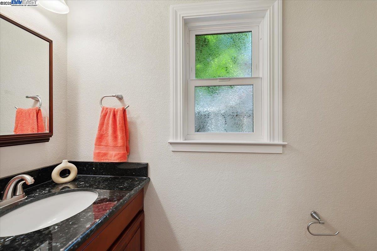 3284 Omega Cir