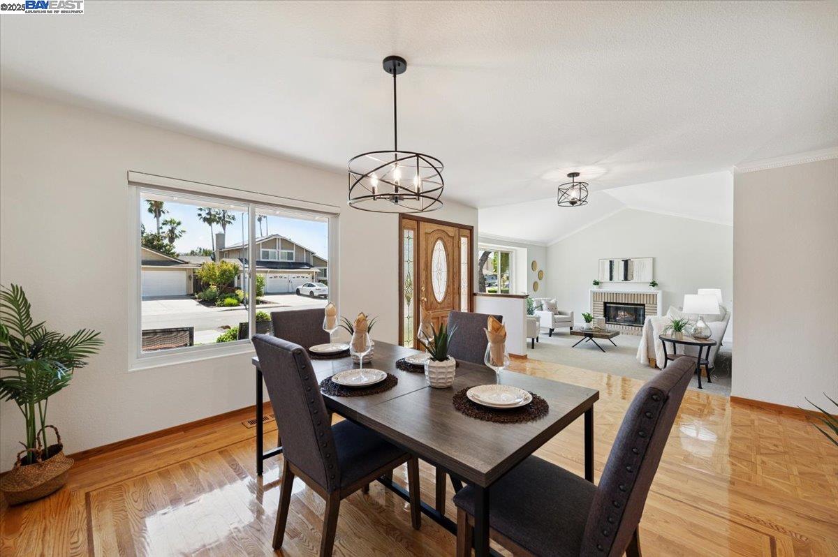 3284 Omega Cir