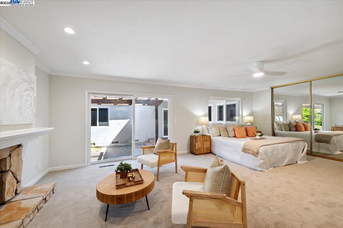 3284 Omega Cir