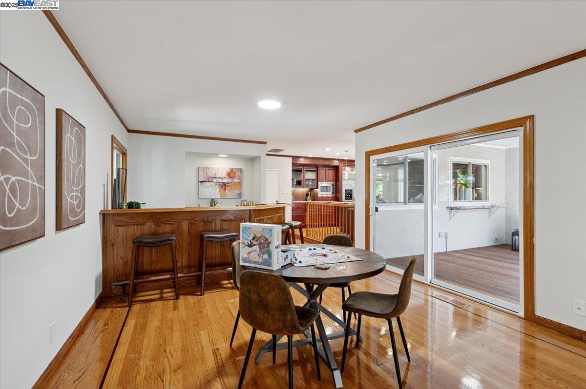 3284 Omega Cir
