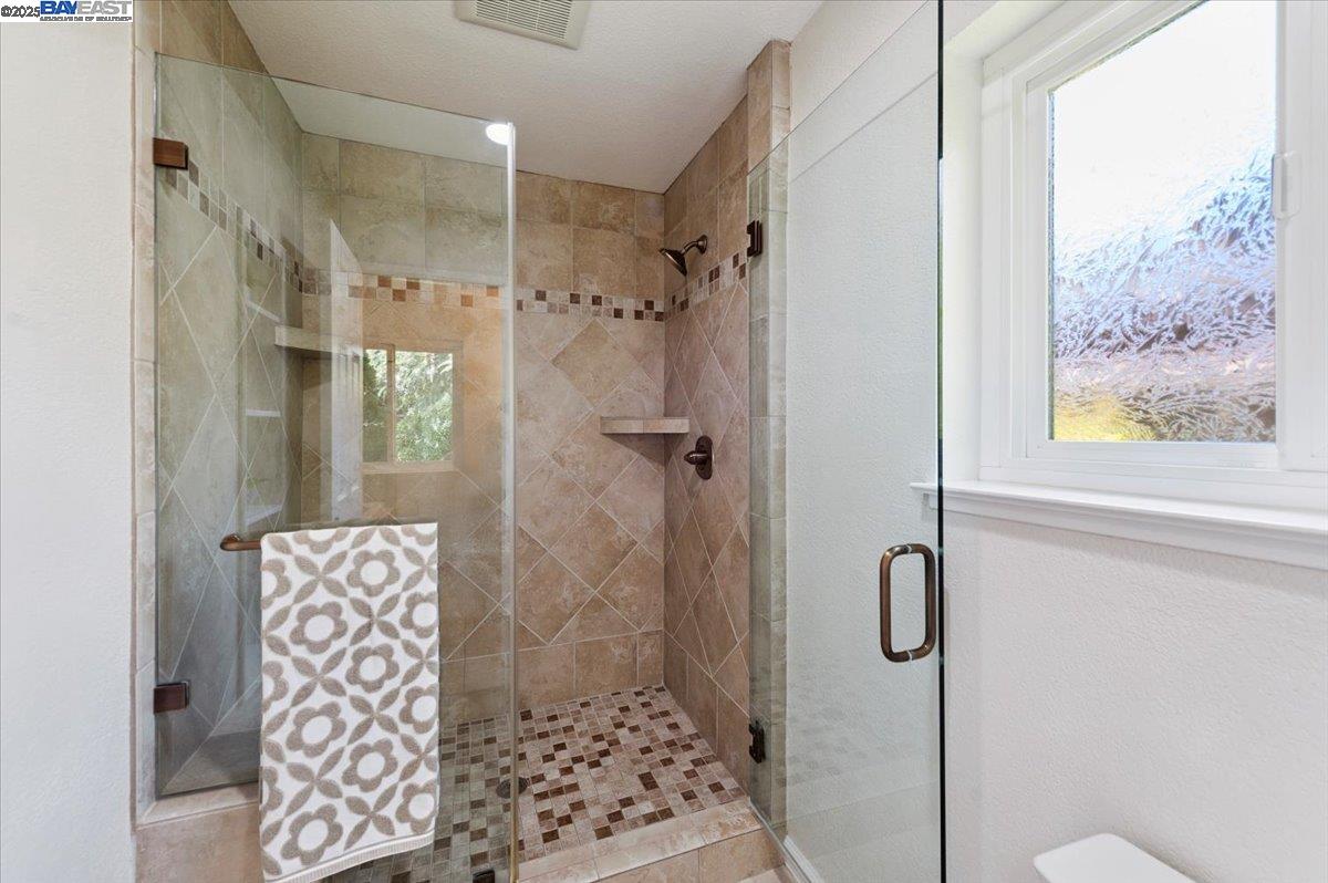 3284 Omega Cir