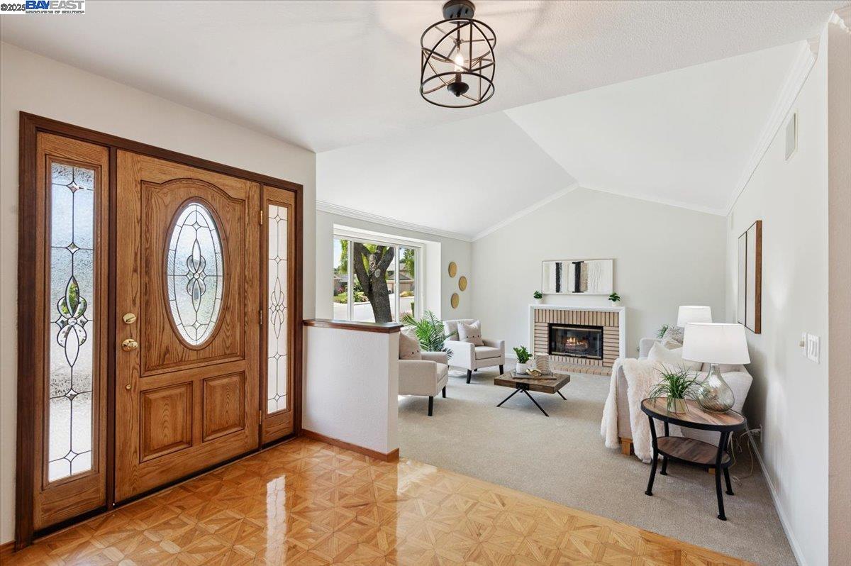 3284 Omega Cir