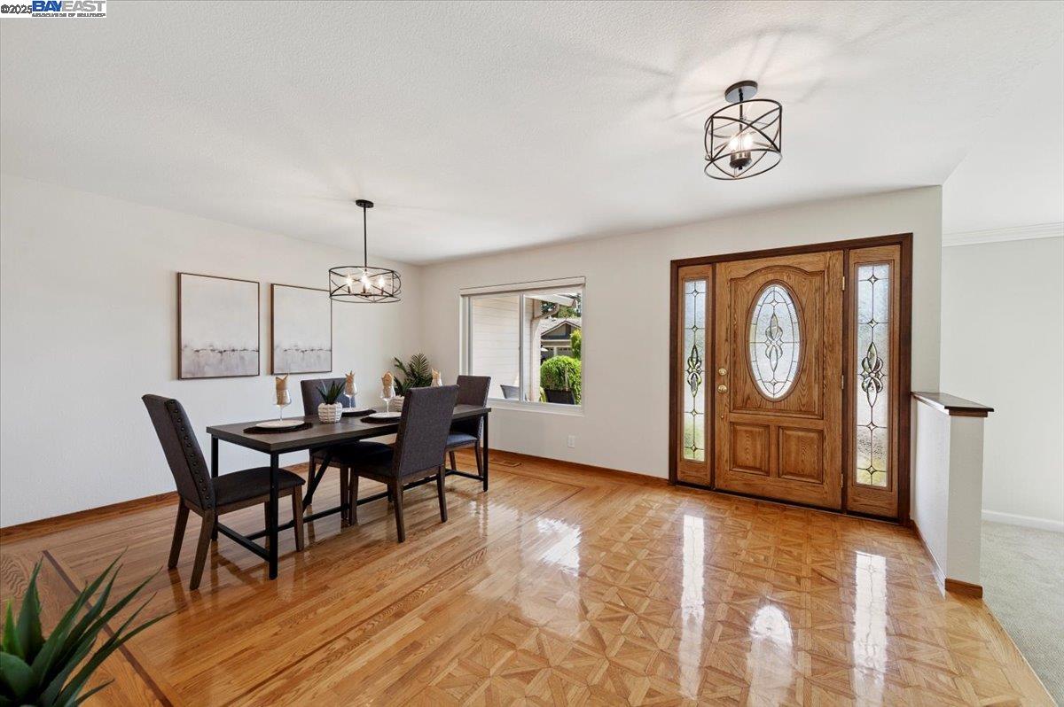 3284 Omega Cir