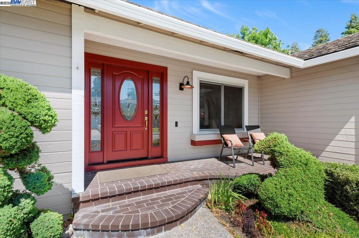 3284 Omega Cir