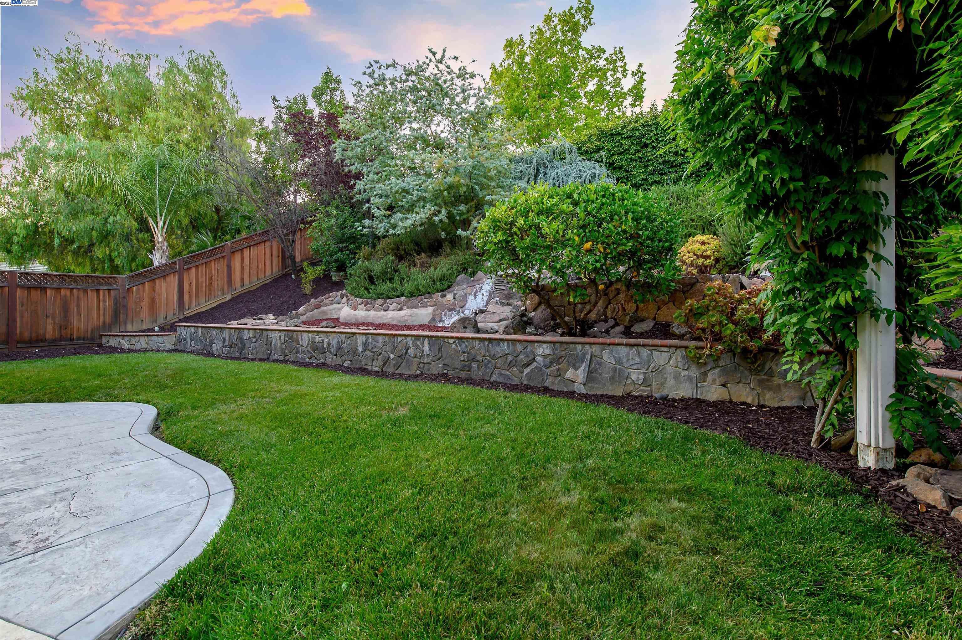 3582 Ridgecrest Way
