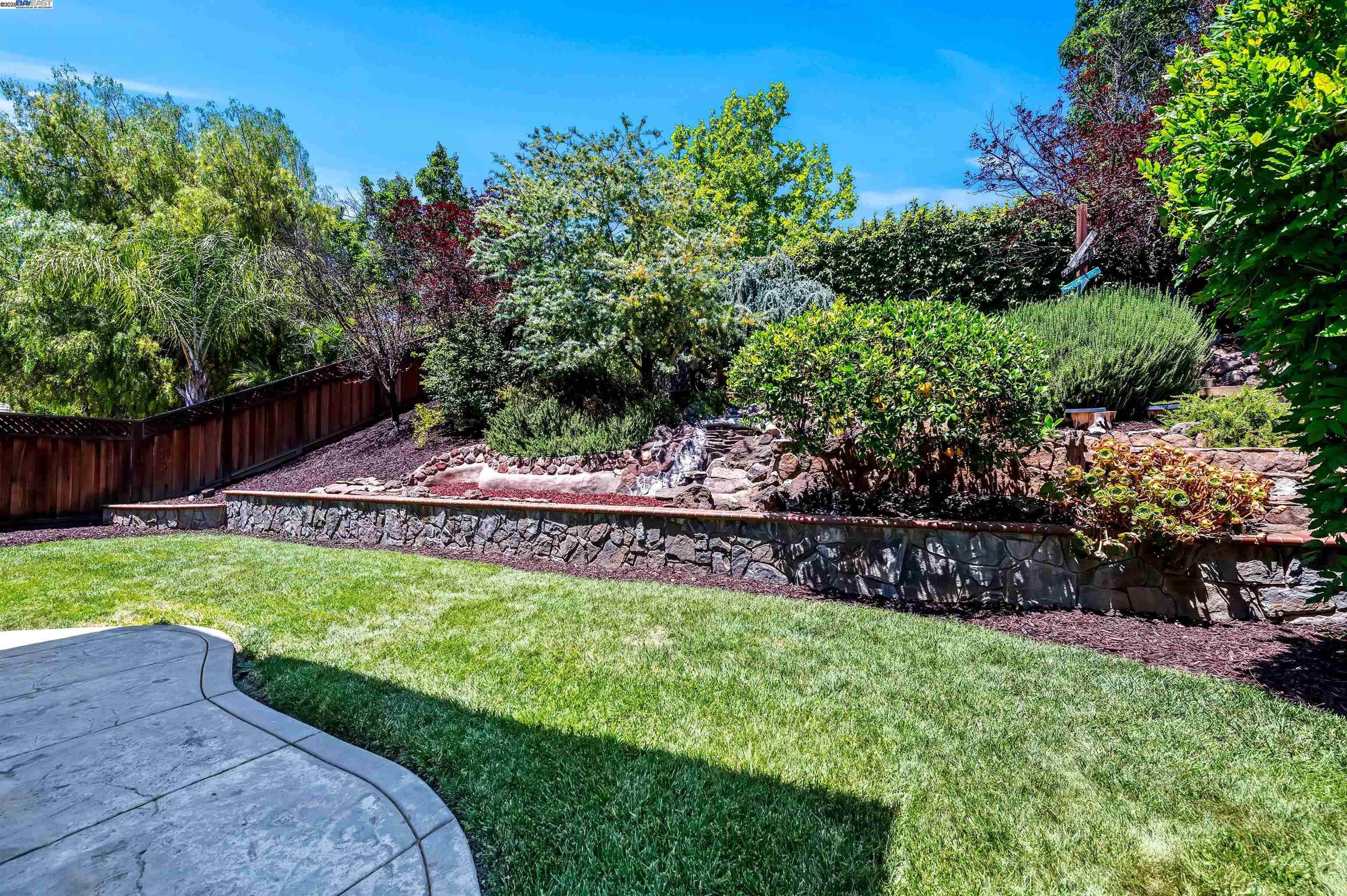 3582 Ridgecrest Way