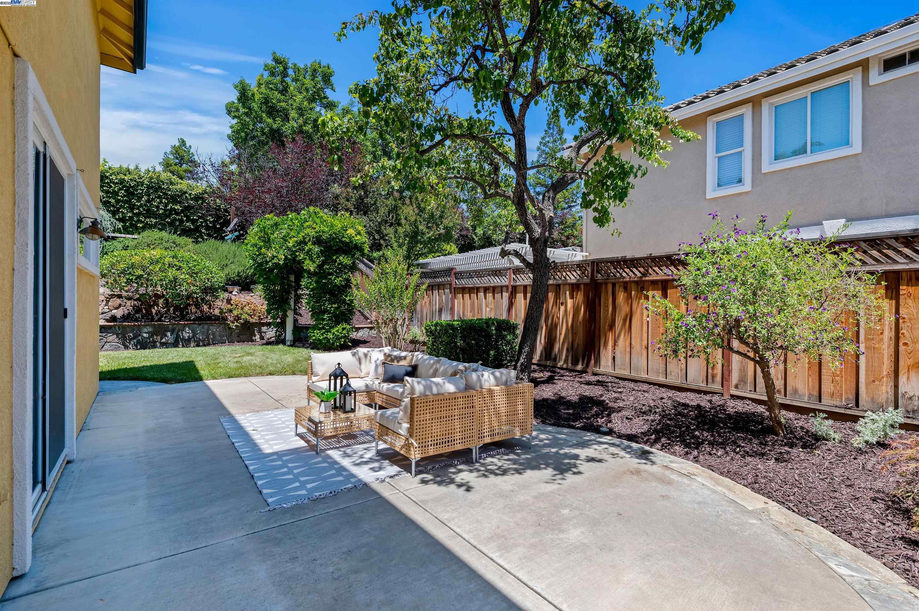 3582 Ridgecrest Way