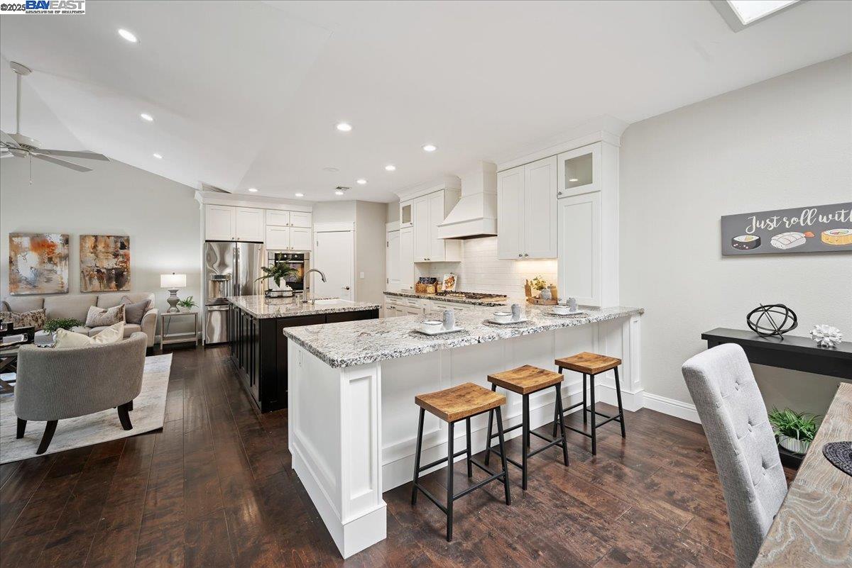 3186 Berkshire Ct