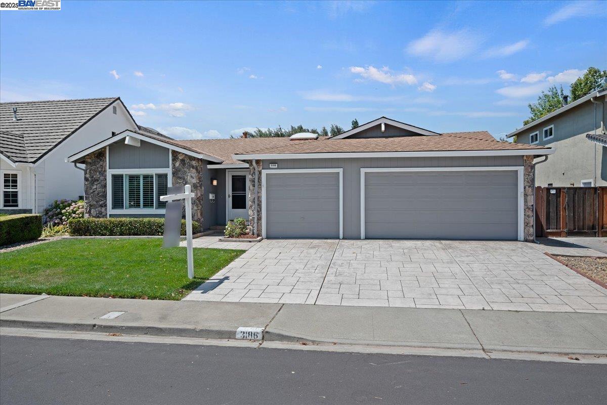 3186 Berkshire Ct