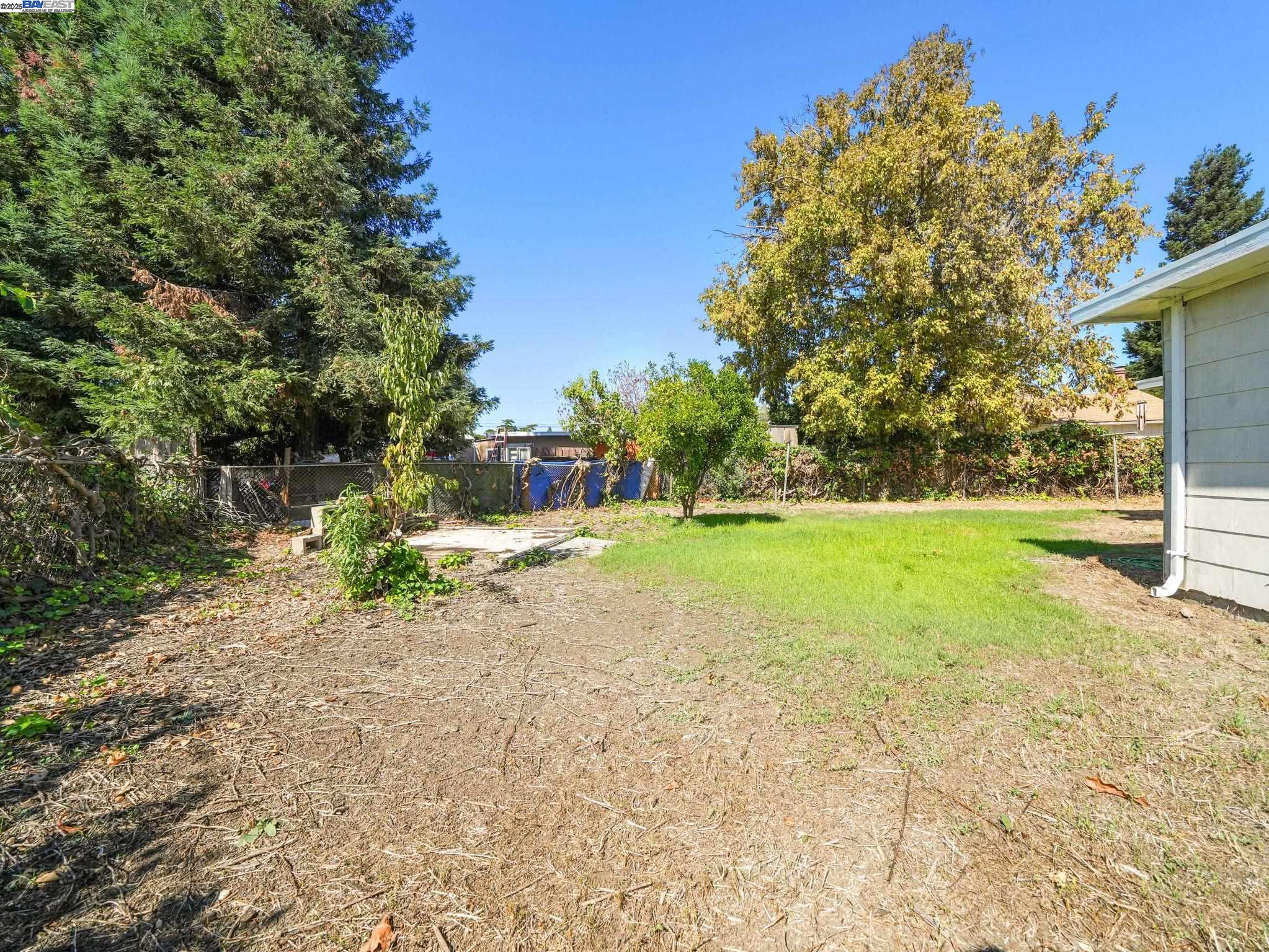 22939 Santa Clara St, Hayward
