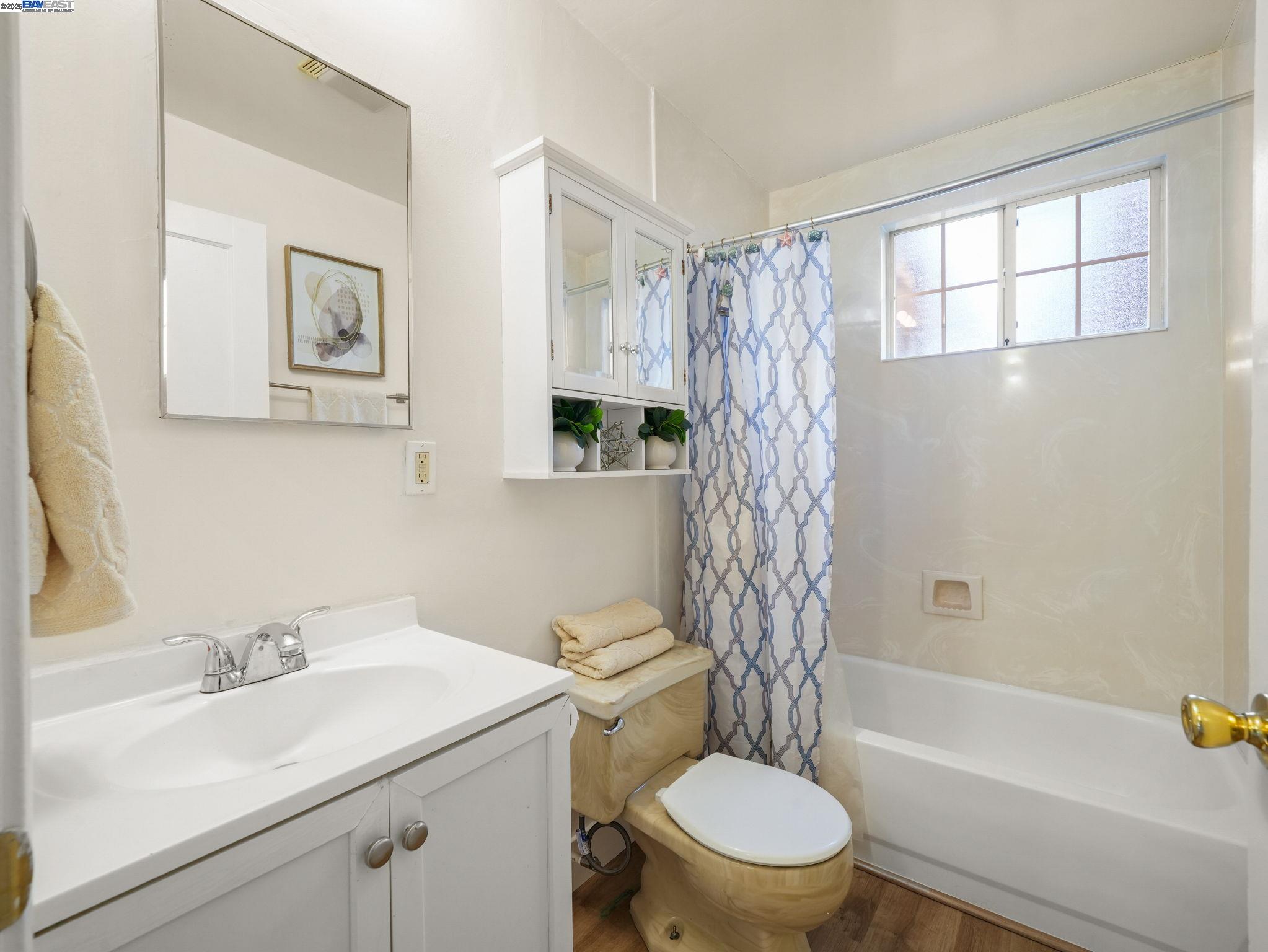 22939 Santa Clara St, Hayward