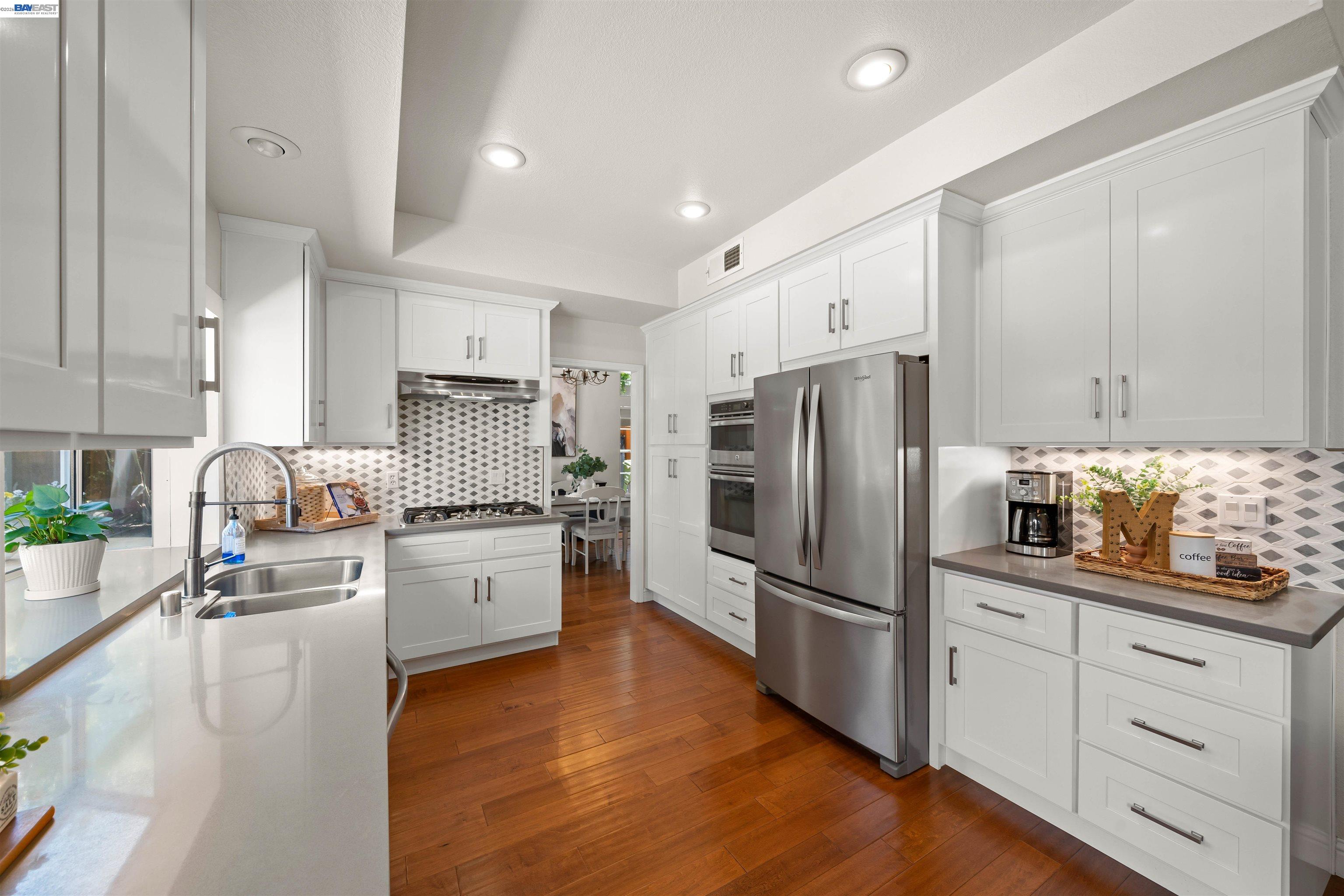 1024 Belleterre Dr