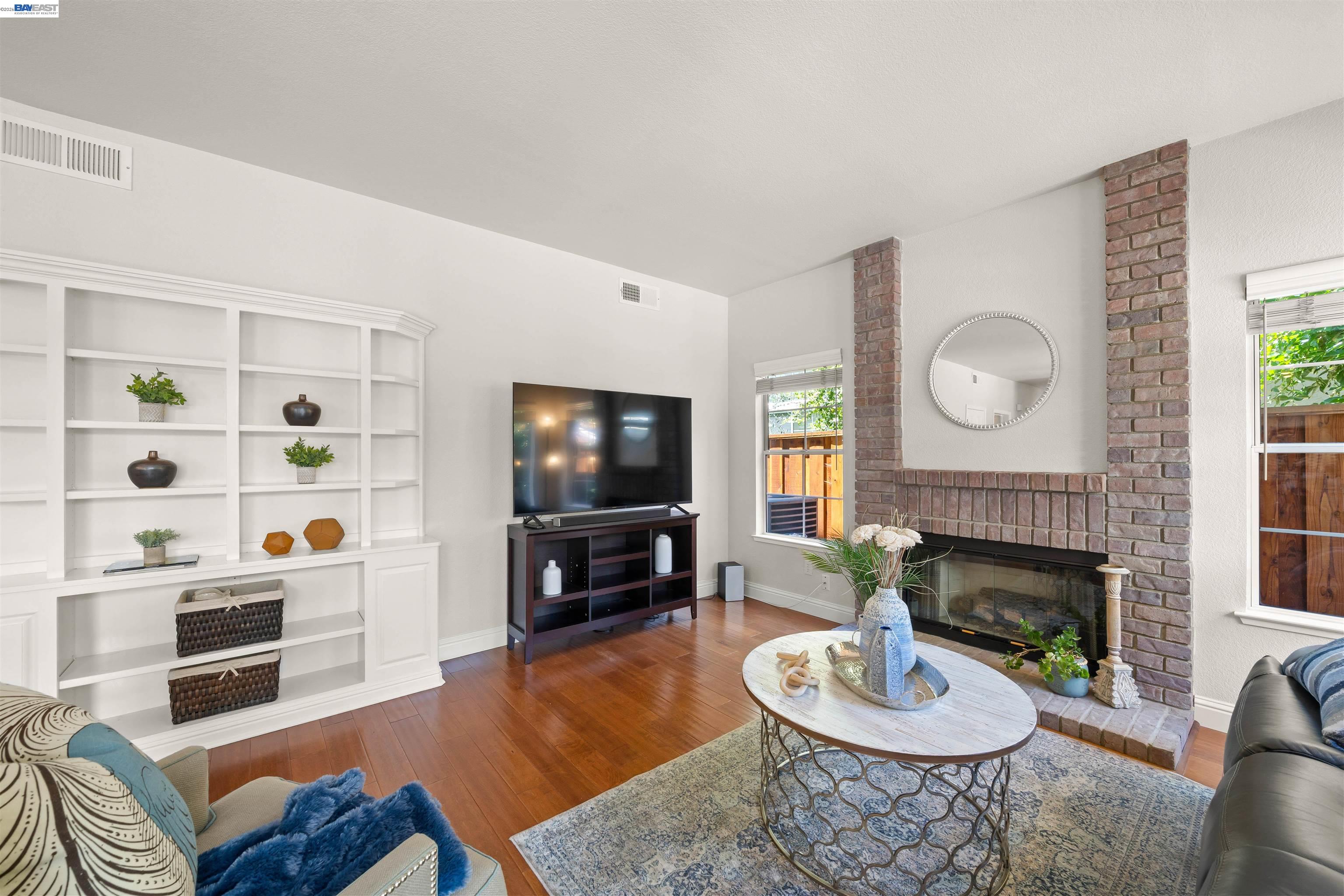 1024 Belleterre Dr