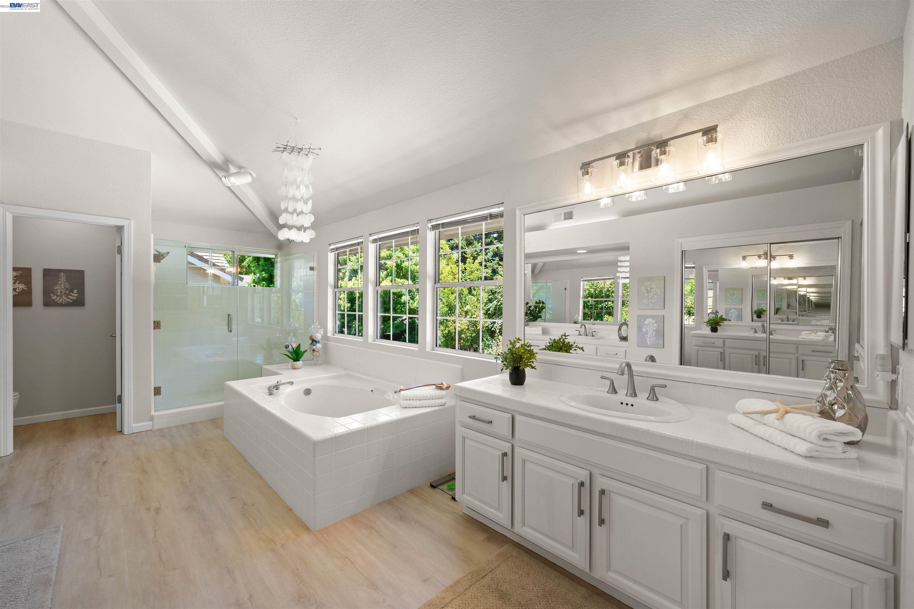 1024 Belleterre Dr