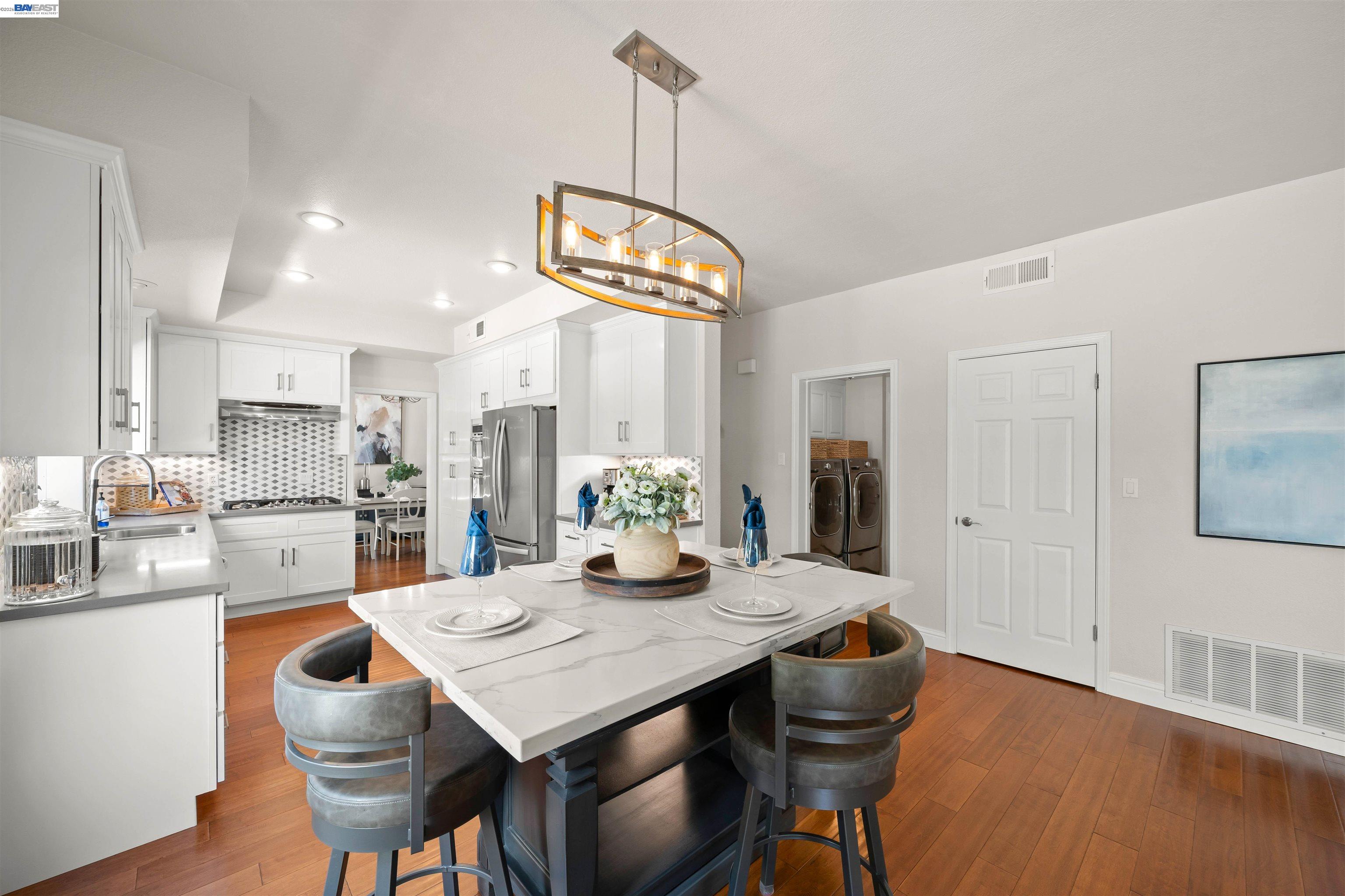 1024 Belleterre Dr