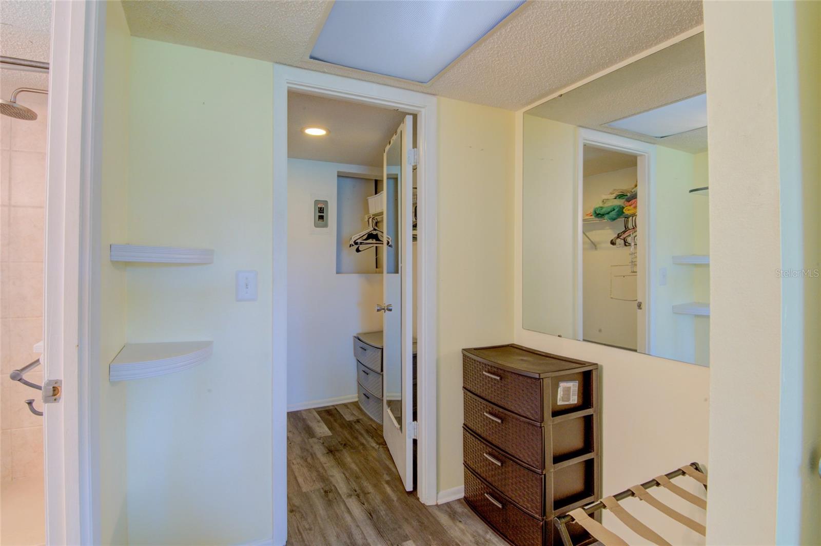 3046 LAKE BAYSHORE DR #O106