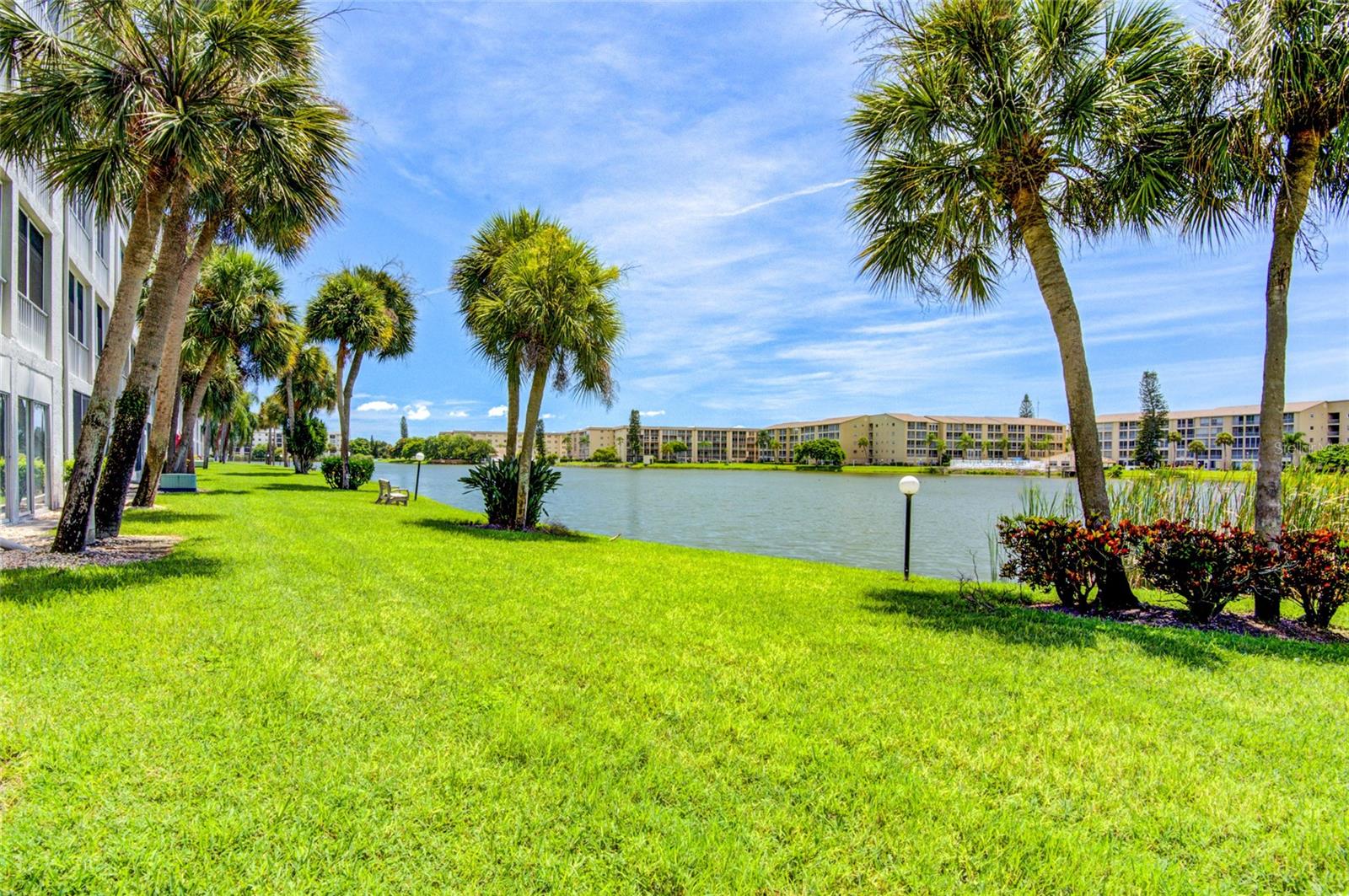 3046 LAKE BAYSHORE DR #O106