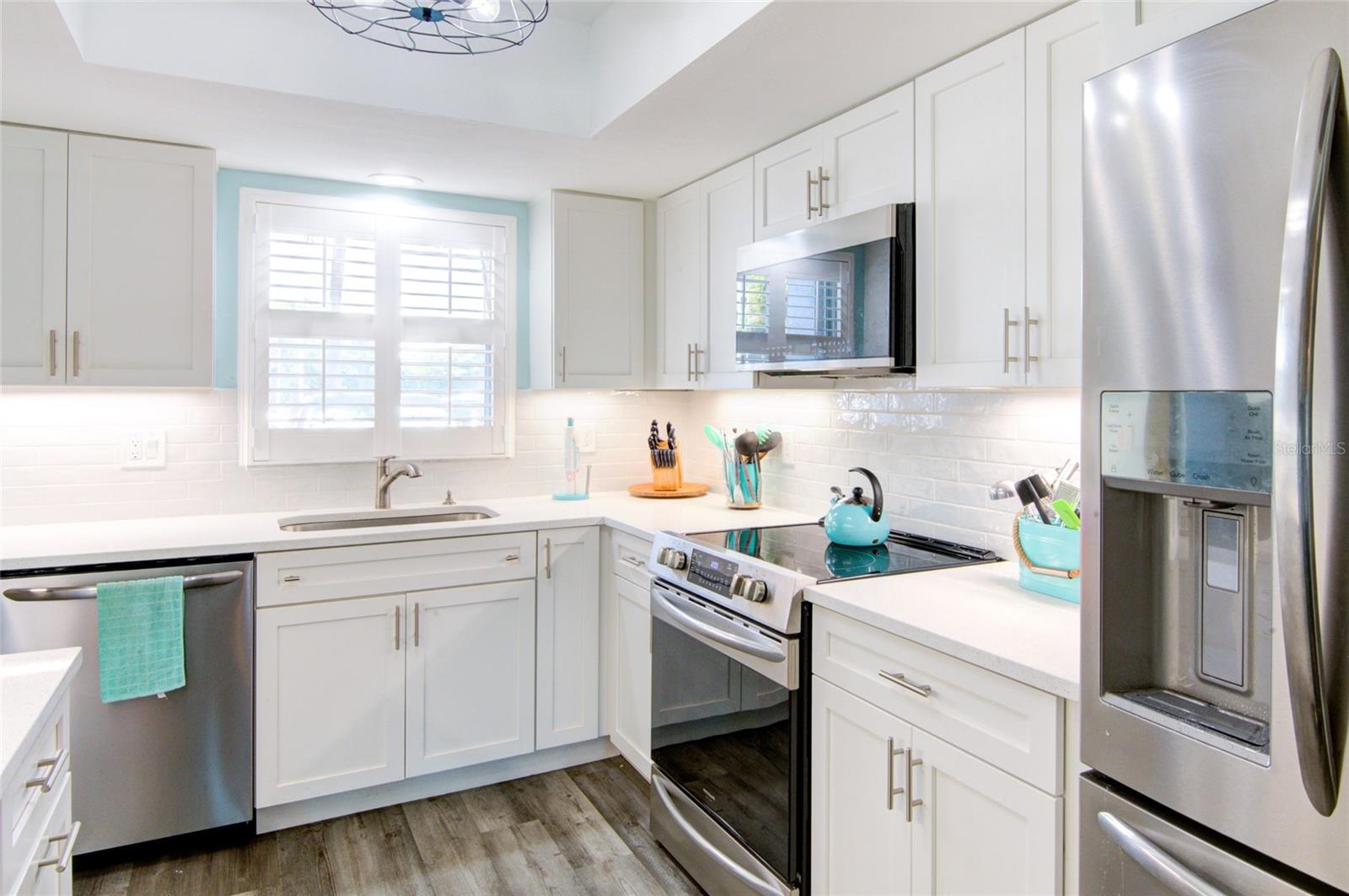 3046 LAKE BAYSHORE DR #O106