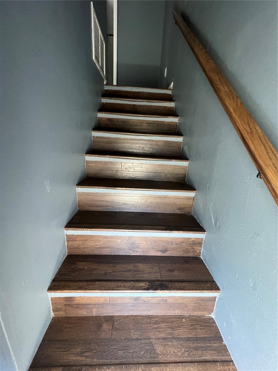 907 & 909 57TH AVENUE PL E