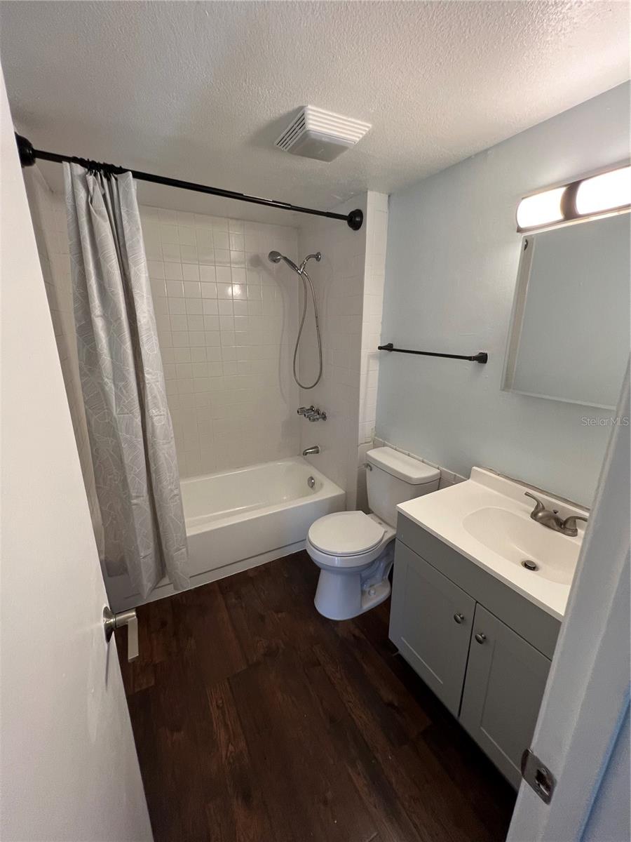 907 & 909 57TH AVENUE PL E