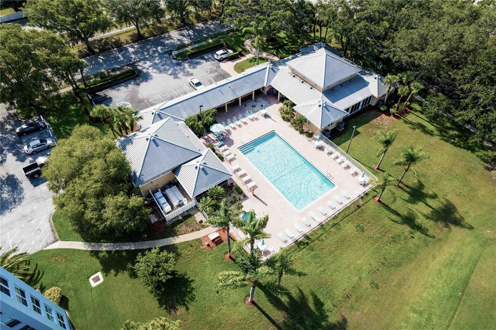 3790 PINEBROOK CIR #403