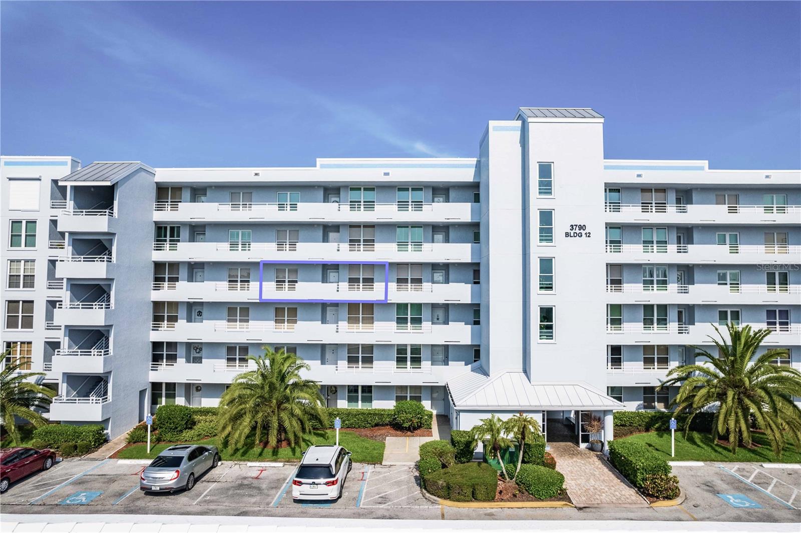 3790 PINEBROOK CIR #403