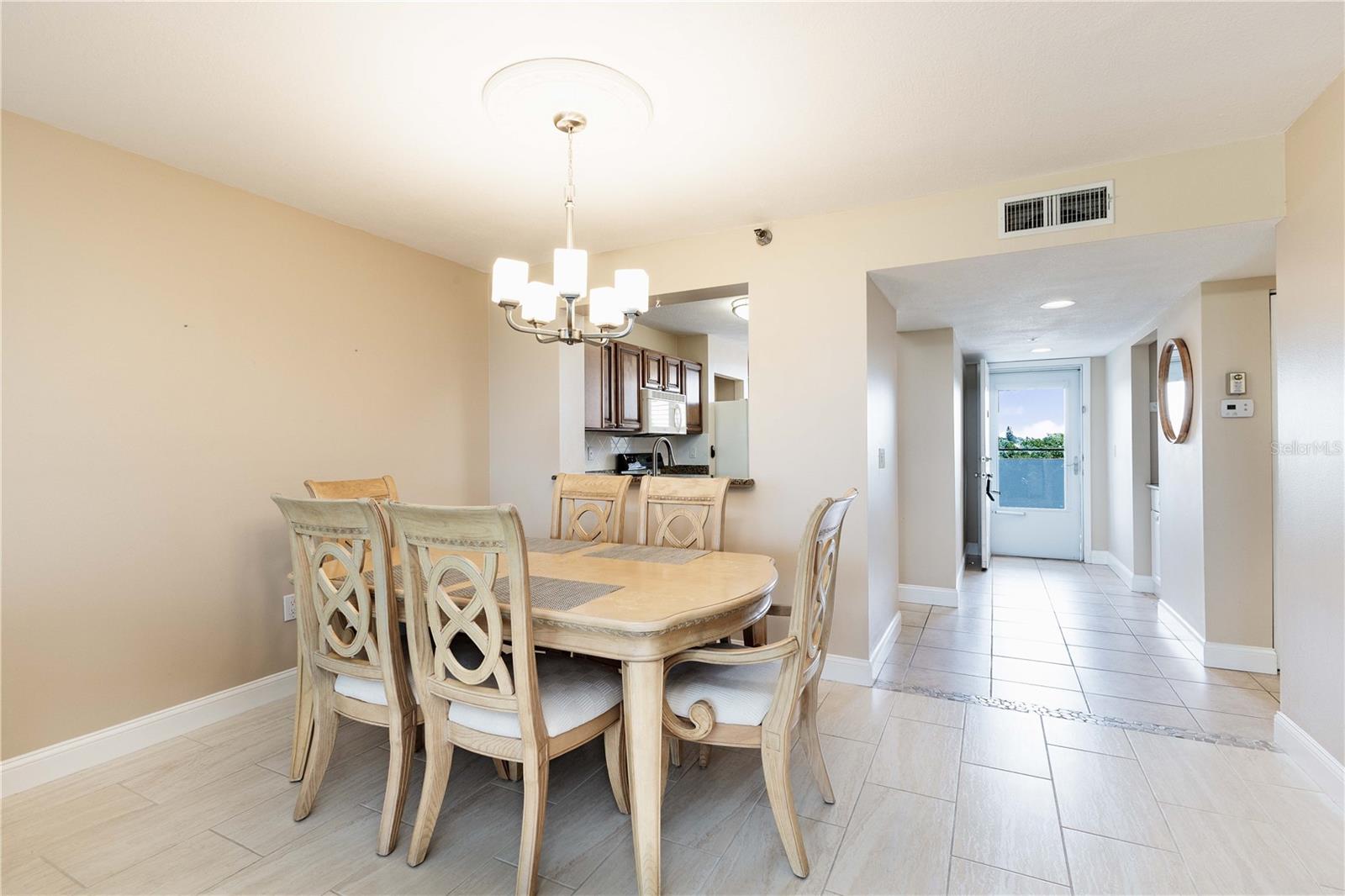 3790 PINEBROOK CIR #403