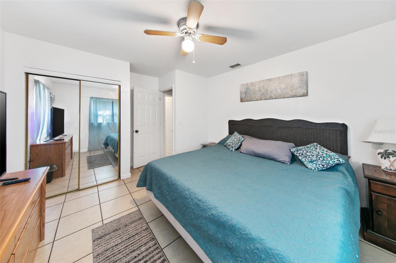 999 28TH AVENUE DR E