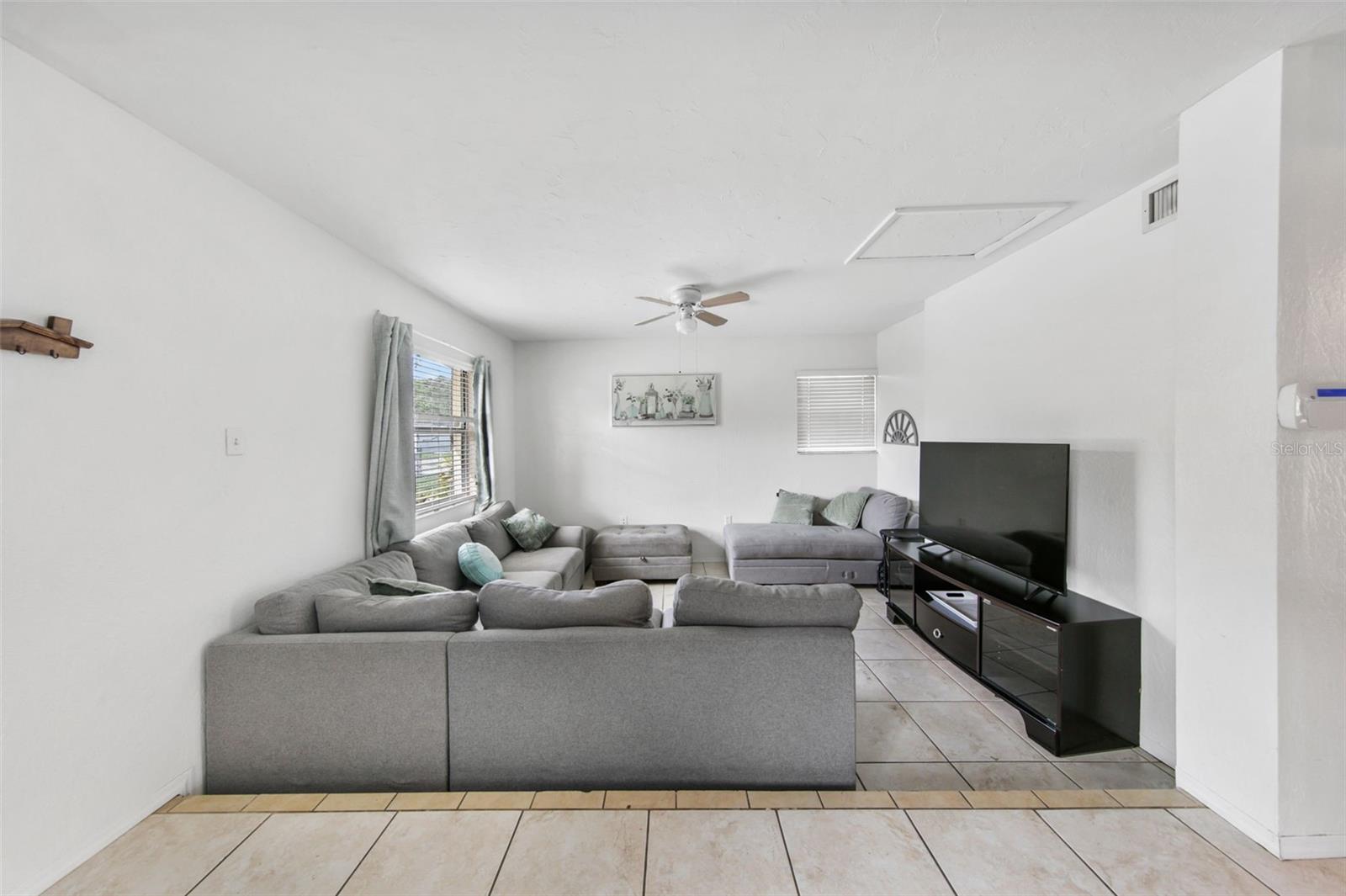 999 28TH AVENUE DR E