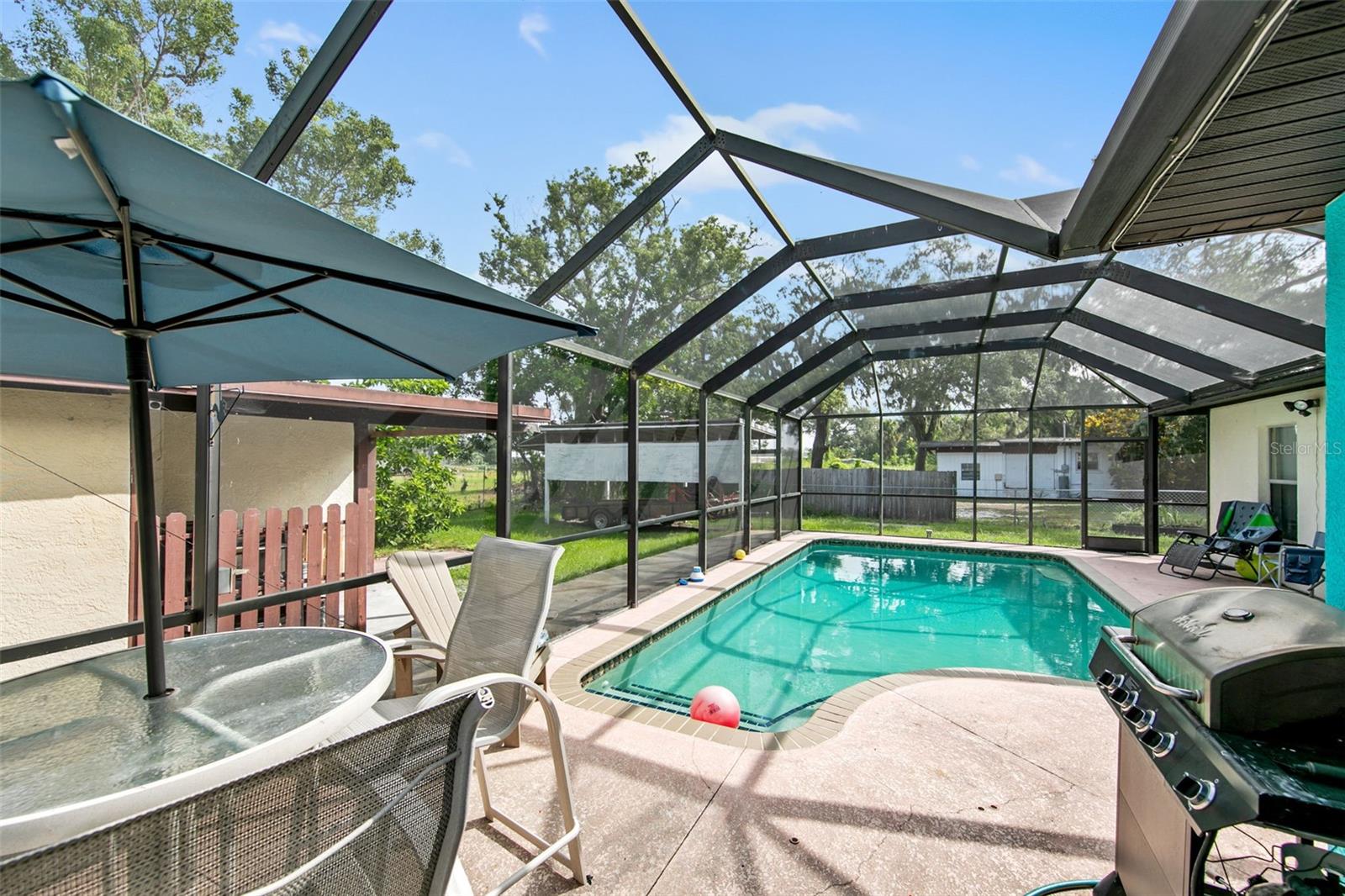 999 28TH AVENUE DR E