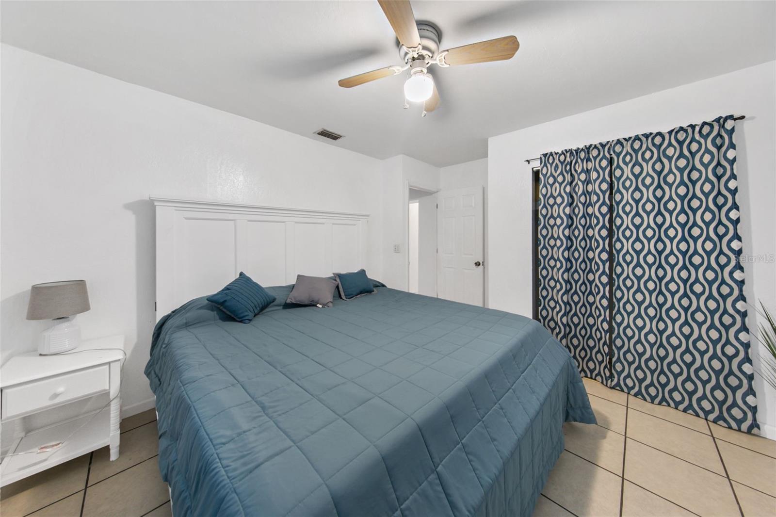 999 28TH AVENUE DR E