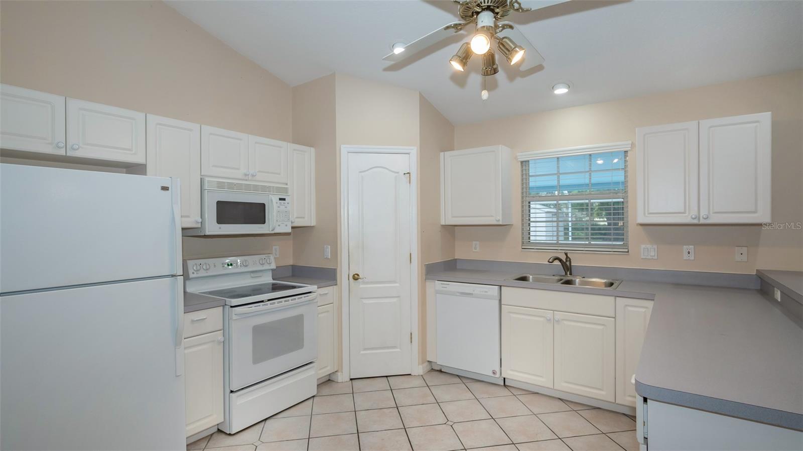 803 68TH AVENUE DR W