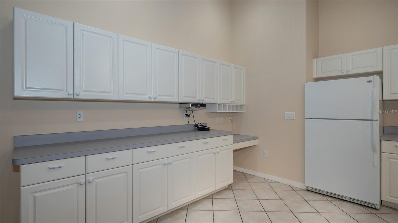 803 68TH AVENUE DR W