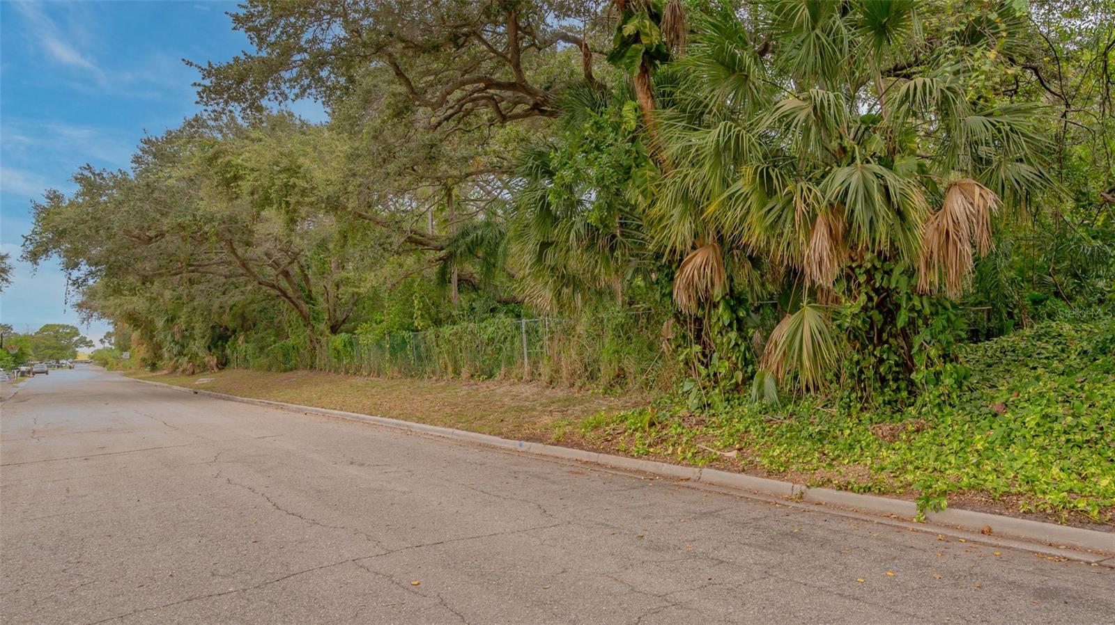 803 68TH AVENUE DR W