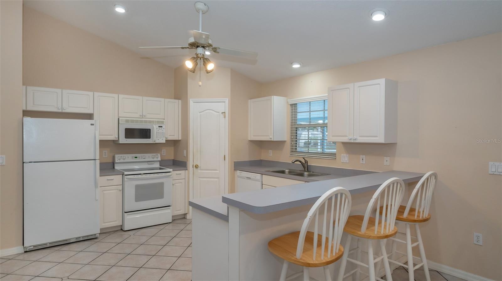 803 68TH AVENUE DR W