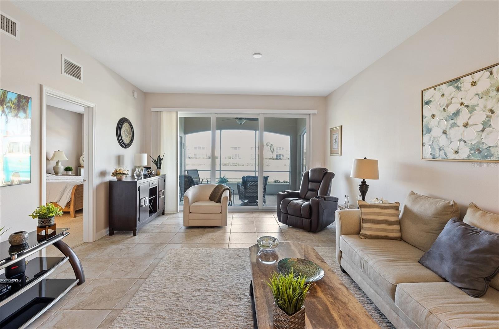 6586 7TH AVENUE CIR W