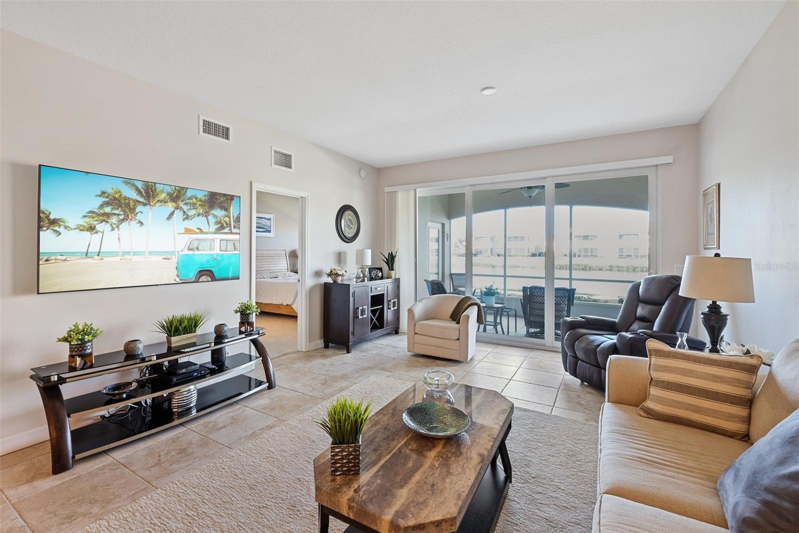 6586 7TH AVENUE CIR W