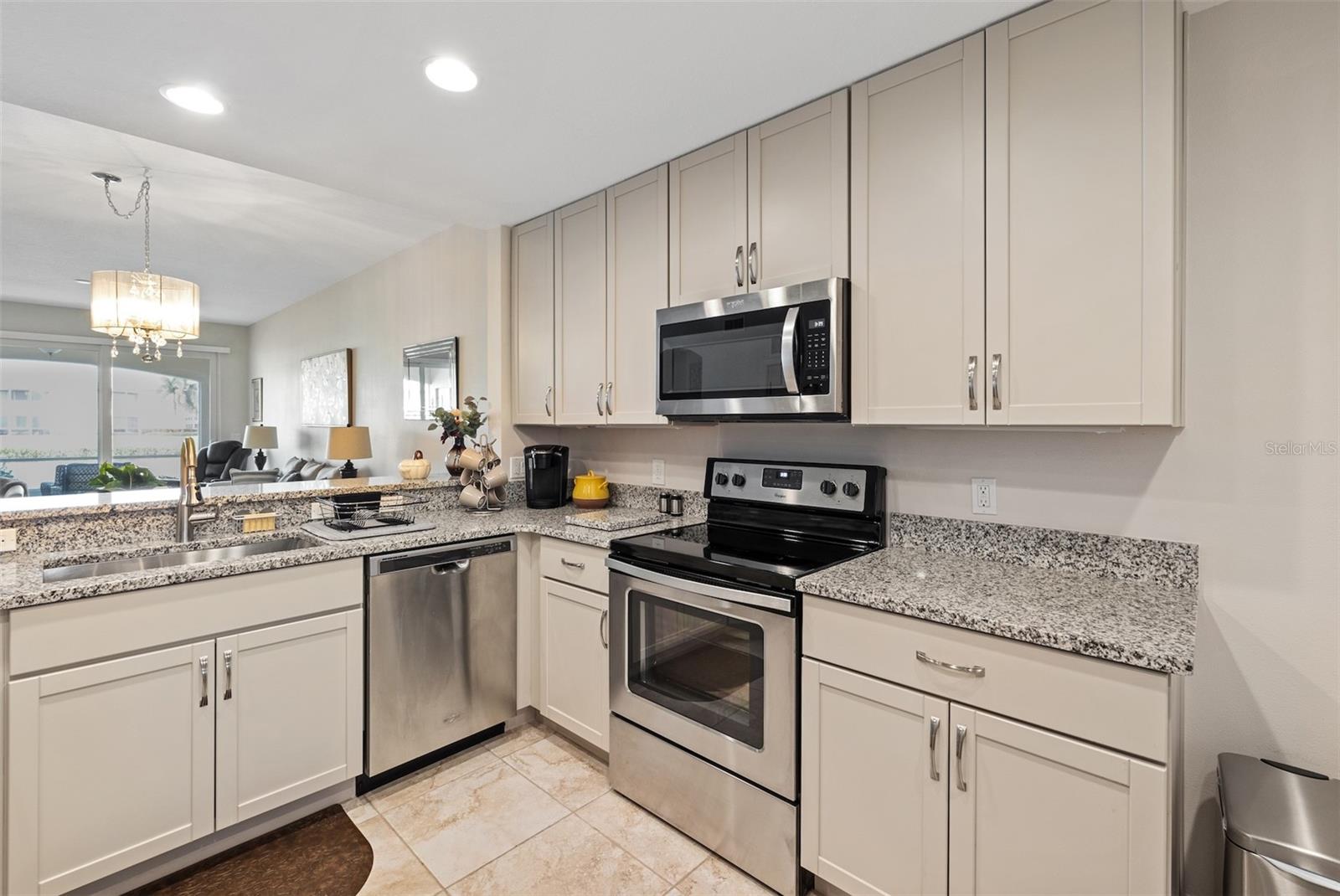 6586 7TH AVENUE CIR W